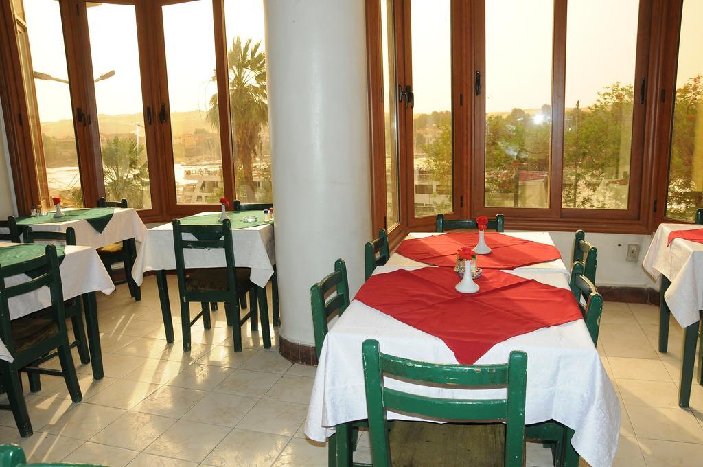 Nile Hotel Aswan Zewnętrze zdjęcie