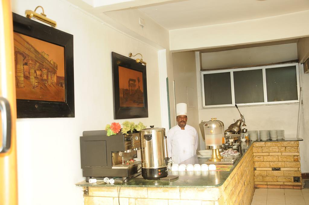 Nile Hotel Aswan Zewnętrze zdjęcie
