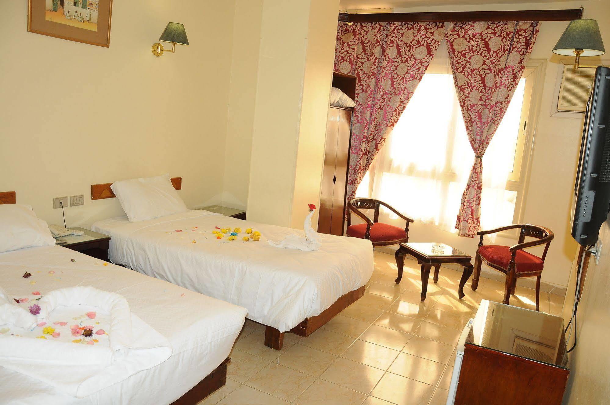Nile Hotel Aswan Zewnętrze zdjęcie